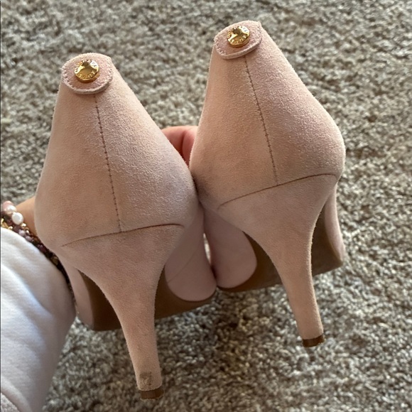 Michael Kors Dusty Pink Suede Pointed Toe Pumps - Picture 2 of 4